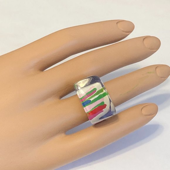 Vintage Lucite Acrylic Ring Size 6 Retro Abstract Hand Painted Pink Red White - Picture 3 of 12